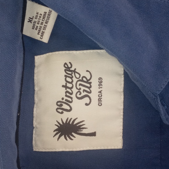 Vintage Silk Circa 1969 Hawaiian Casual Button Down Short Sleeve 100%Silk - Picture 2 of 6